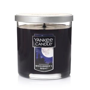 2 Yankee Candle 7 oz each